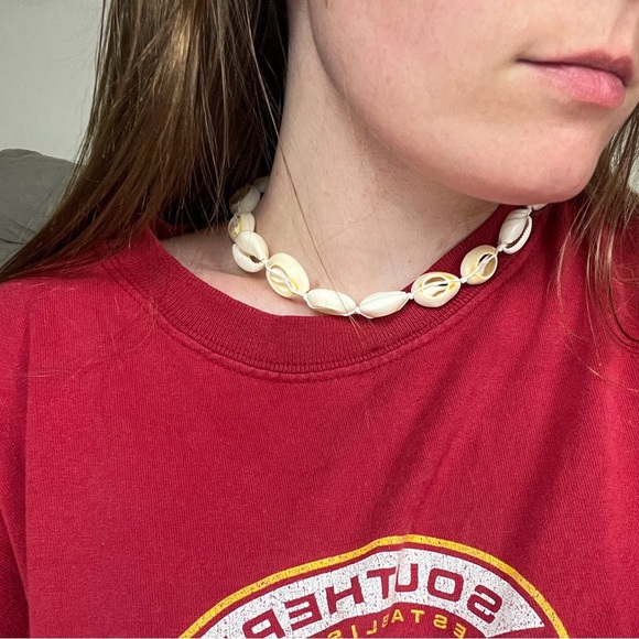 Y2K Cowrie Shell Choker Necklace - Picture 2 of 6